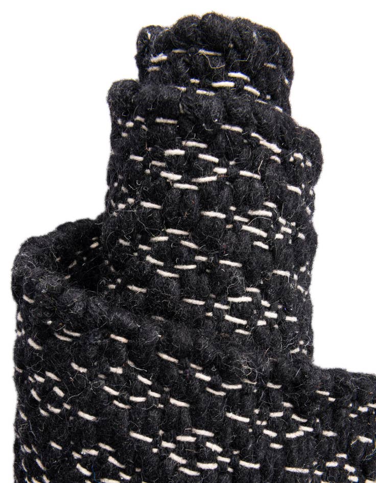 Detail image of  2' 2 x 3' 1  Hand Woven Lattice Wool Rug