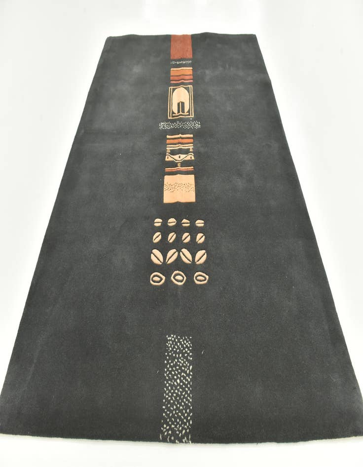Detail image of  5' 7 x 7' 9 Luna Wool Rug