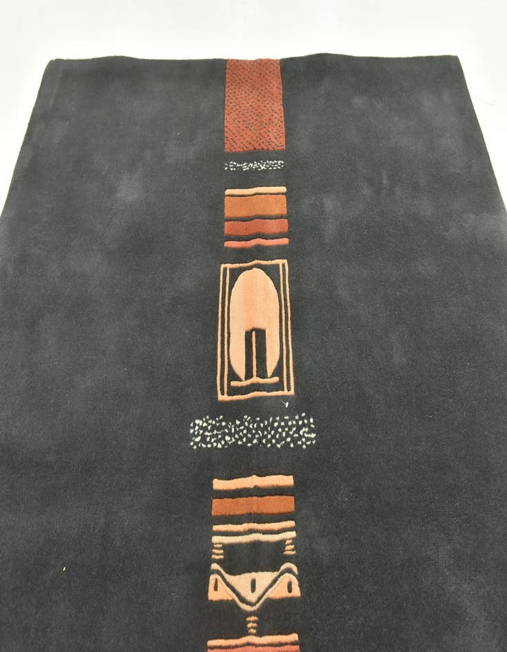 Detail image of  5' 7 x 7' 9 Luna Wool Rug