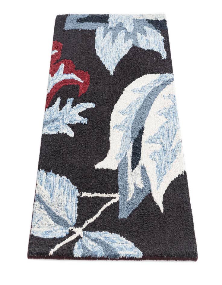 Detail image of  2' 1 x 3' Luna Rug