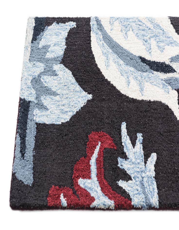 Detail image of  2' 1 x 3' Luna Rug