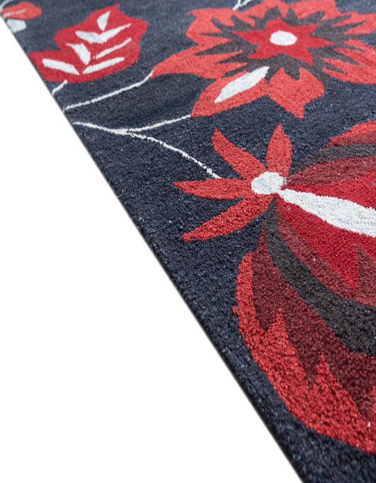 Detail image of  5' 1 x 8' 1 Luna Rug
