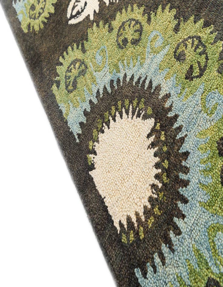 Detail image of  8' x 9' 10 Luna Rug