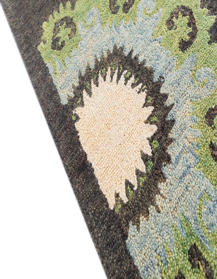 Detail image of  8' x 9' 10 Luna Rug