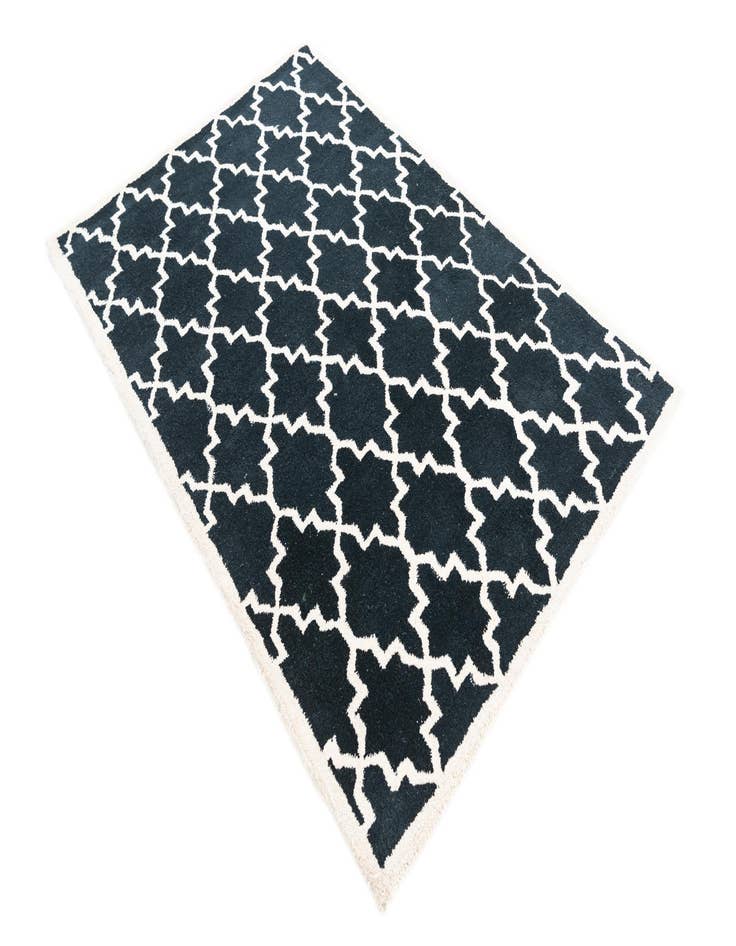 Detail image of  4' x 6' Luna Rug