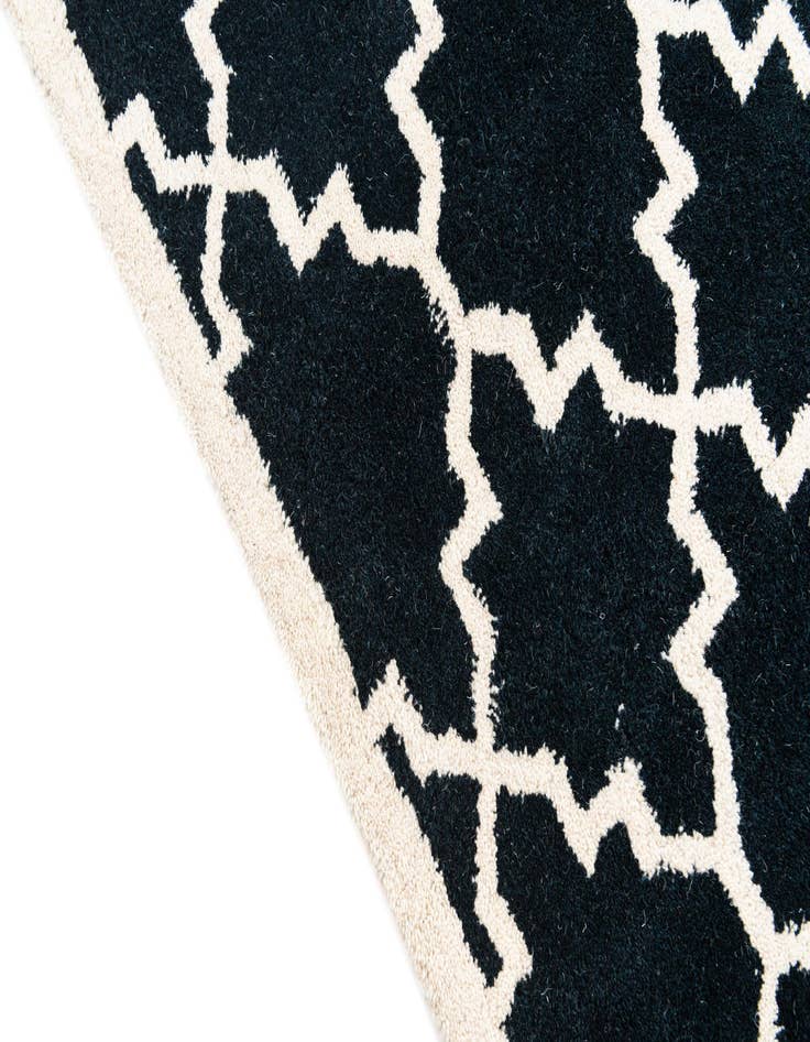 Detail image of  4' x 6' Luna Rug