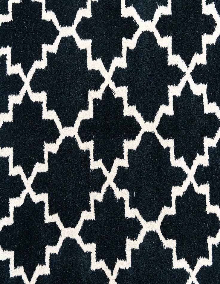 Detail image of  4' x 6' Luna Rug