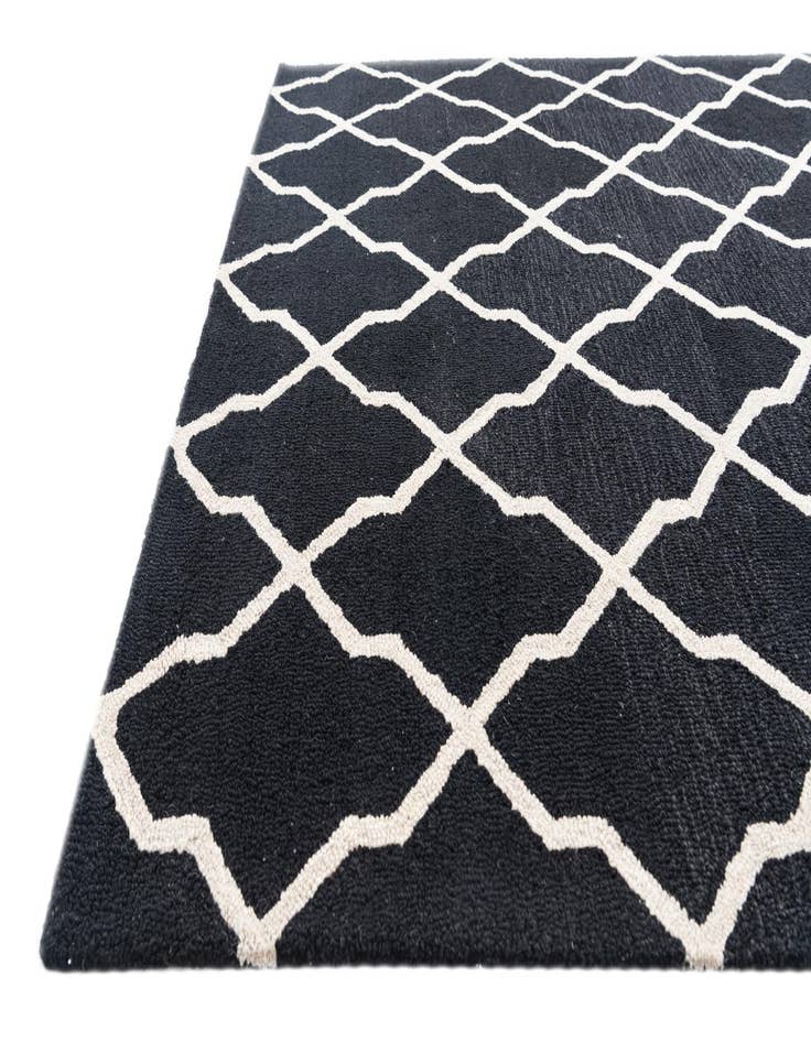 Detail image of  5' 1 x 8' Luna Rug