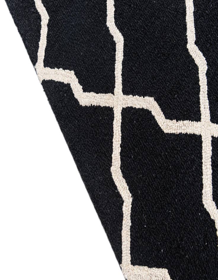 Detail image of  5' 1 x 8' Luna Rug