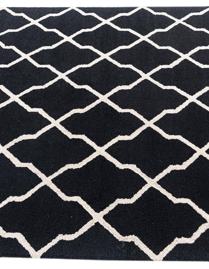 Detail image of  5' 1 x 7' 10 Luna Rug