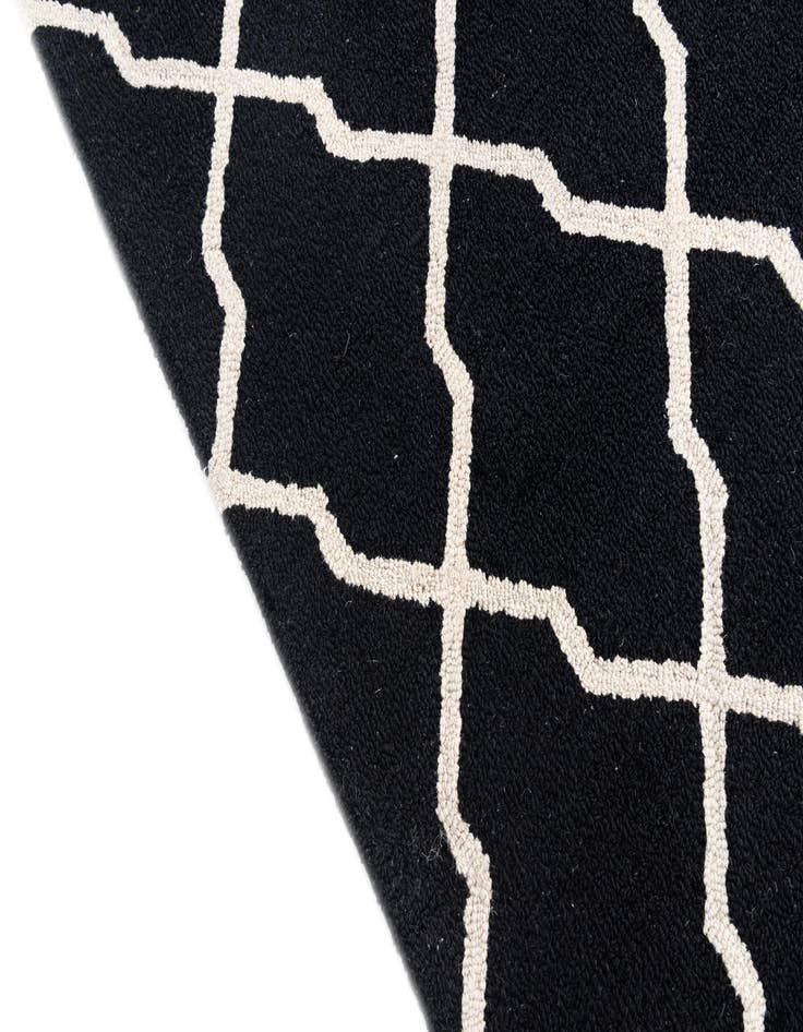 Detail image of  5' 1 x 7' 10 Luna Rug