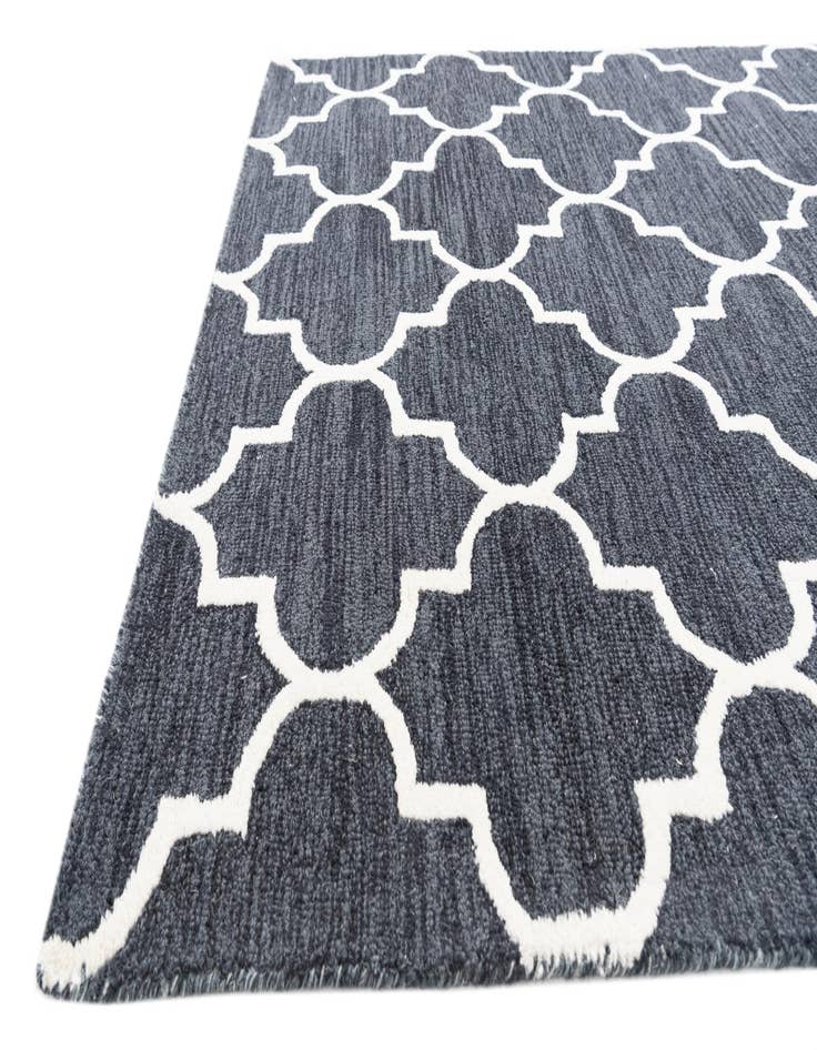 Detail image of  5' 1 x 8' Luna Rug