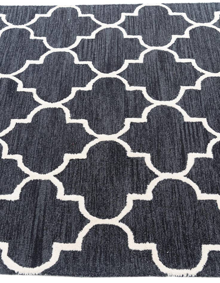 Detail image of  5' 1 x 8' Luna Rug