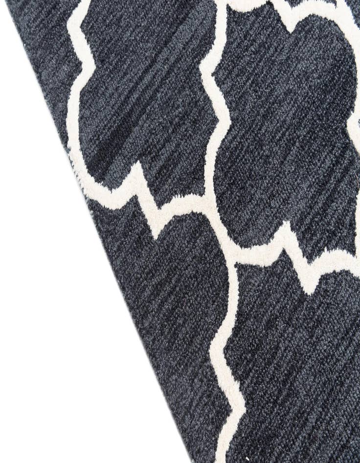 Detail image of  5' 1 x 8' Luna Rug