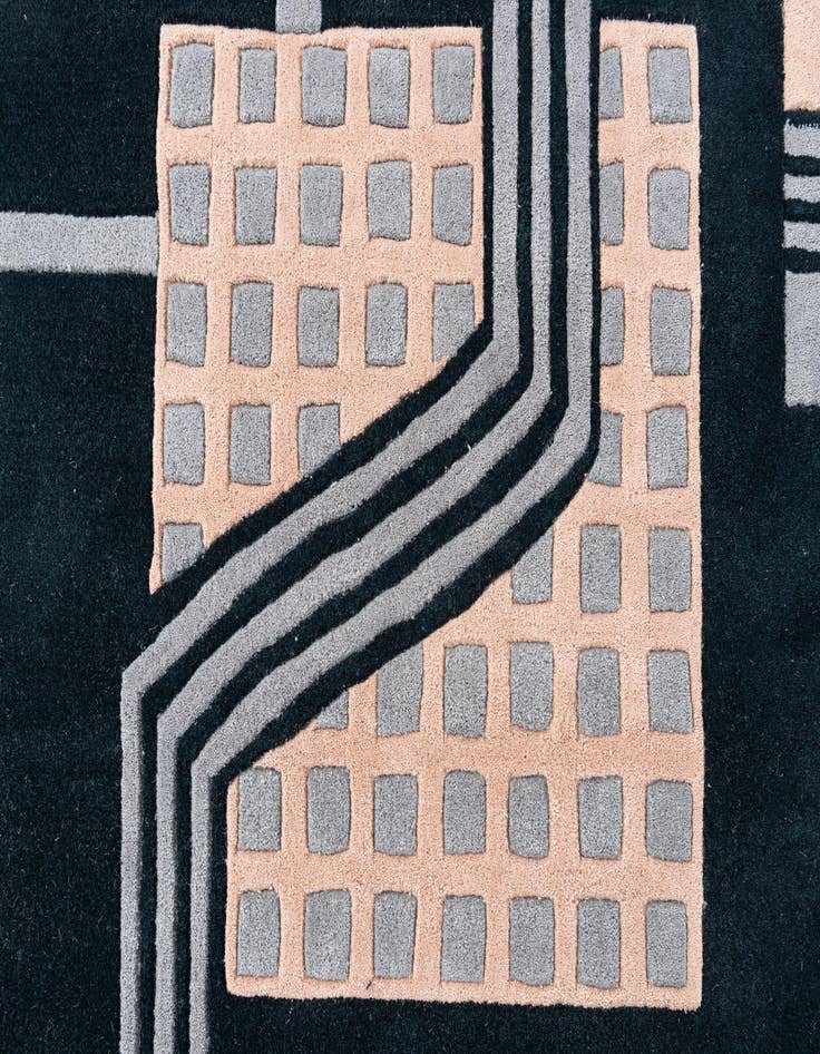 Detail image of  5' 1 x 8' Luna Rug