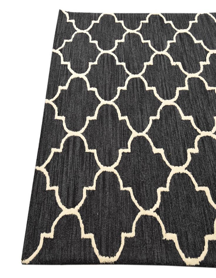 Detail image of  5' 1 x 8' Luna Rug