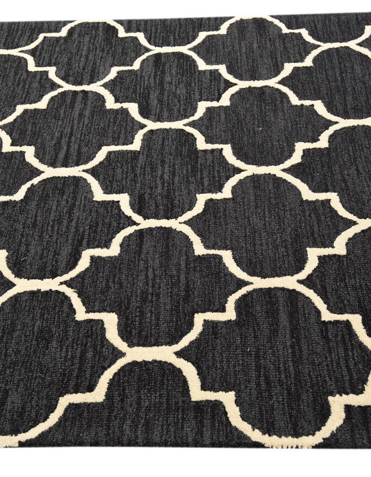 Detail image of  5' 1 x 8' Luna Rug