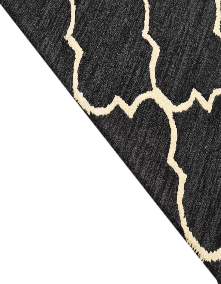 Detail image of  5' 1 x 8' Luna Rug