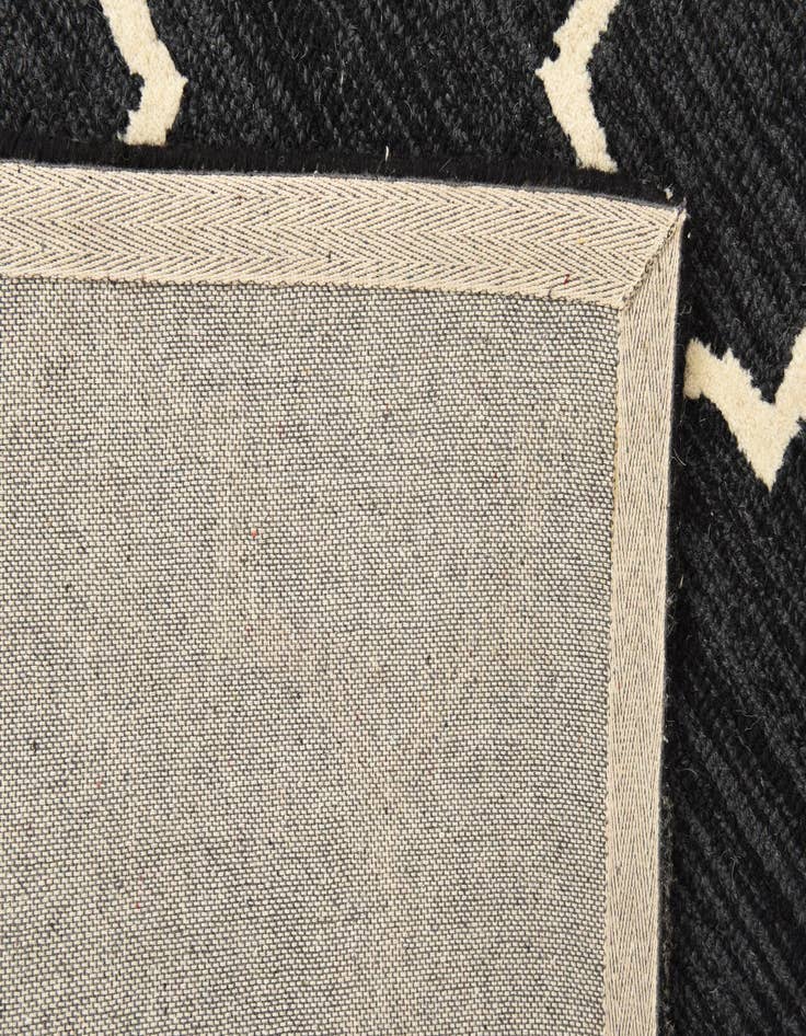 Detail image of  5' x 8' Luna Rug