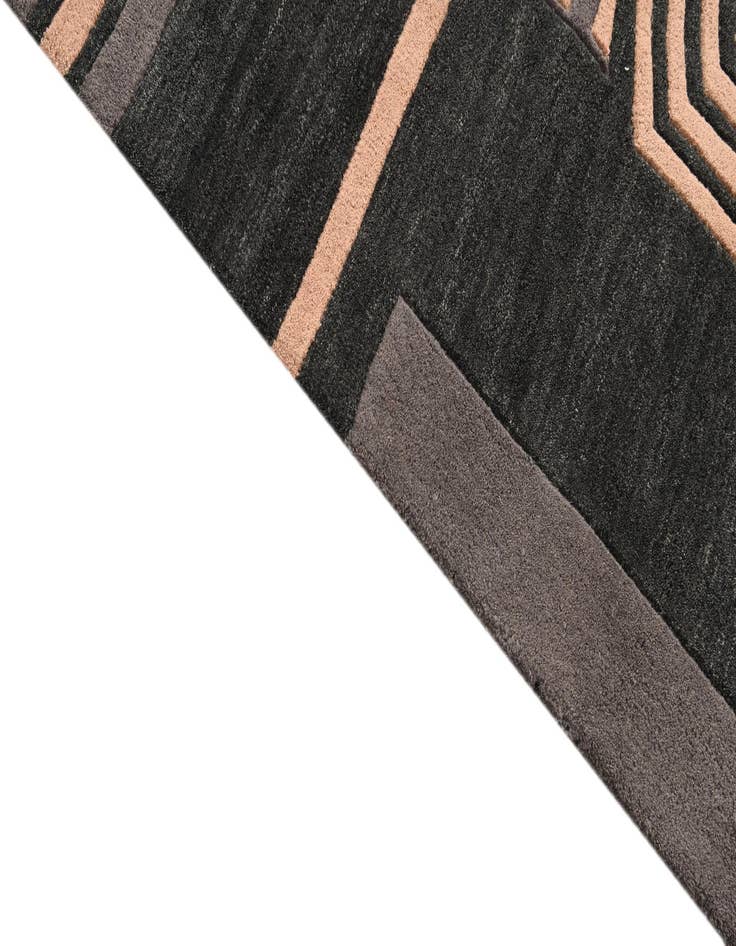 Detail image of 5' 1 x 8' Luna Rug