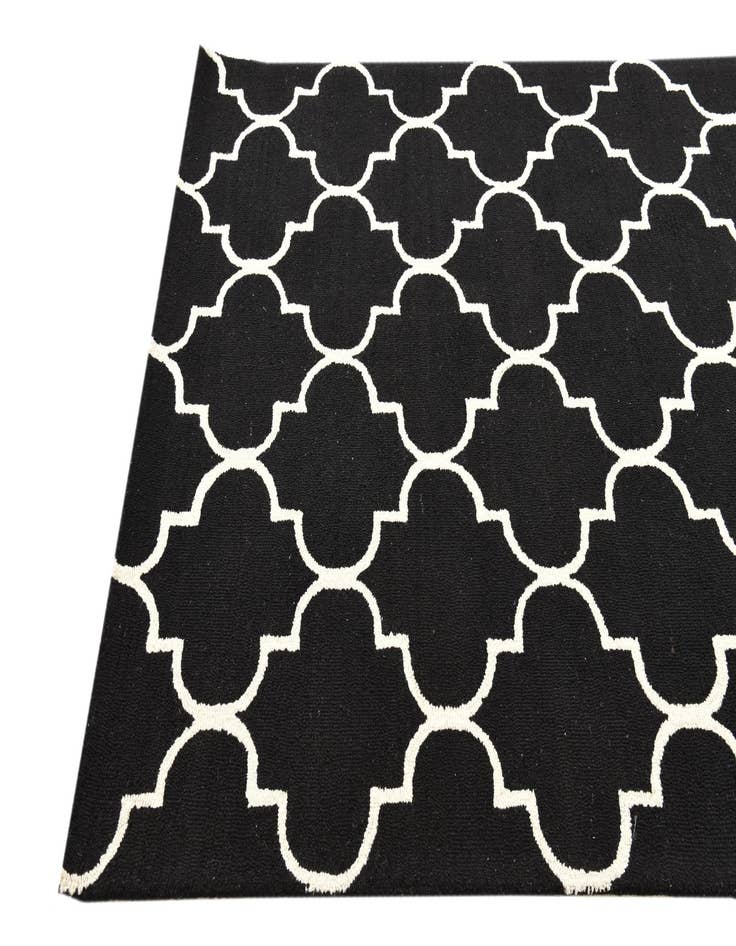 Detail image of  5' 1 x 8' Luna Rug