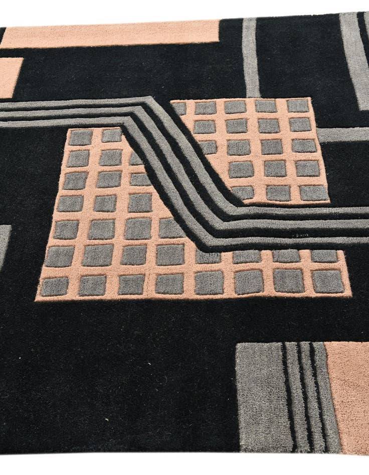 Detail image of  5' 1 x 7' 11 Luna Rug