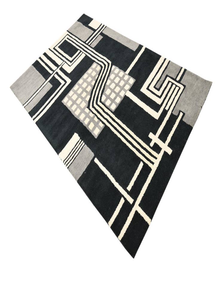 Detail image of  5' x 7' 10 Luna Rug