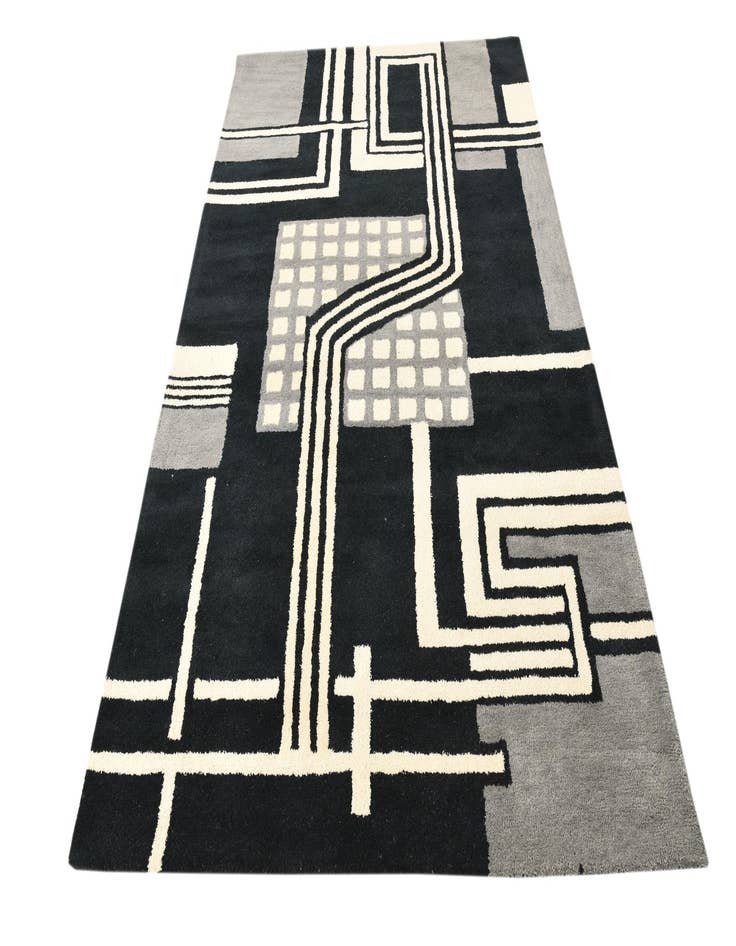 Detail image of  5' x 7' 10 Luna Rug
