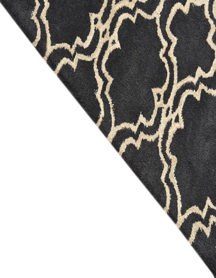 Detail image of  5' 1 x 8' Luna Rug