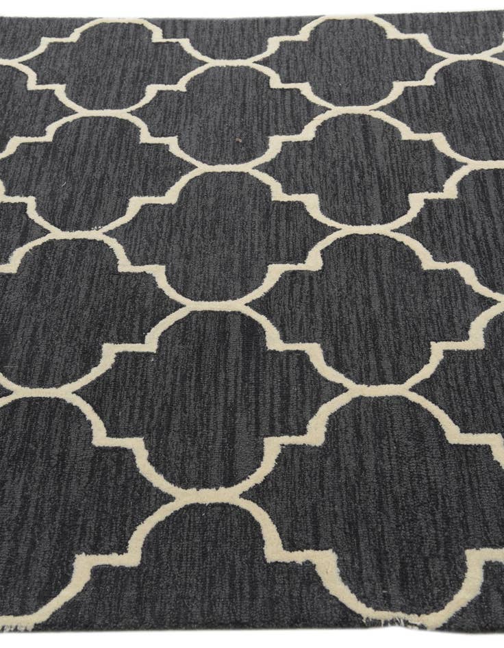 Detail image of  5' 1 x 8' Luna Rug