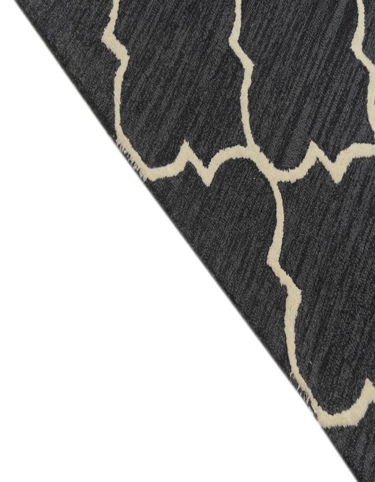 Detail image of  5' 1 x 8' Luna Rug