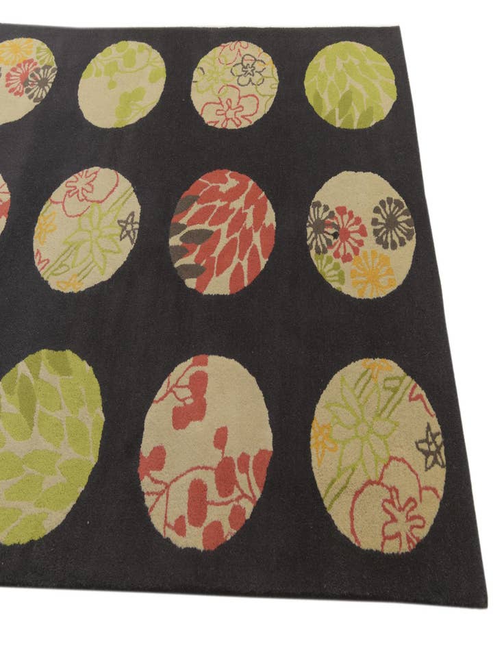 Detail image of  5' 1 x 8' Luna Rug