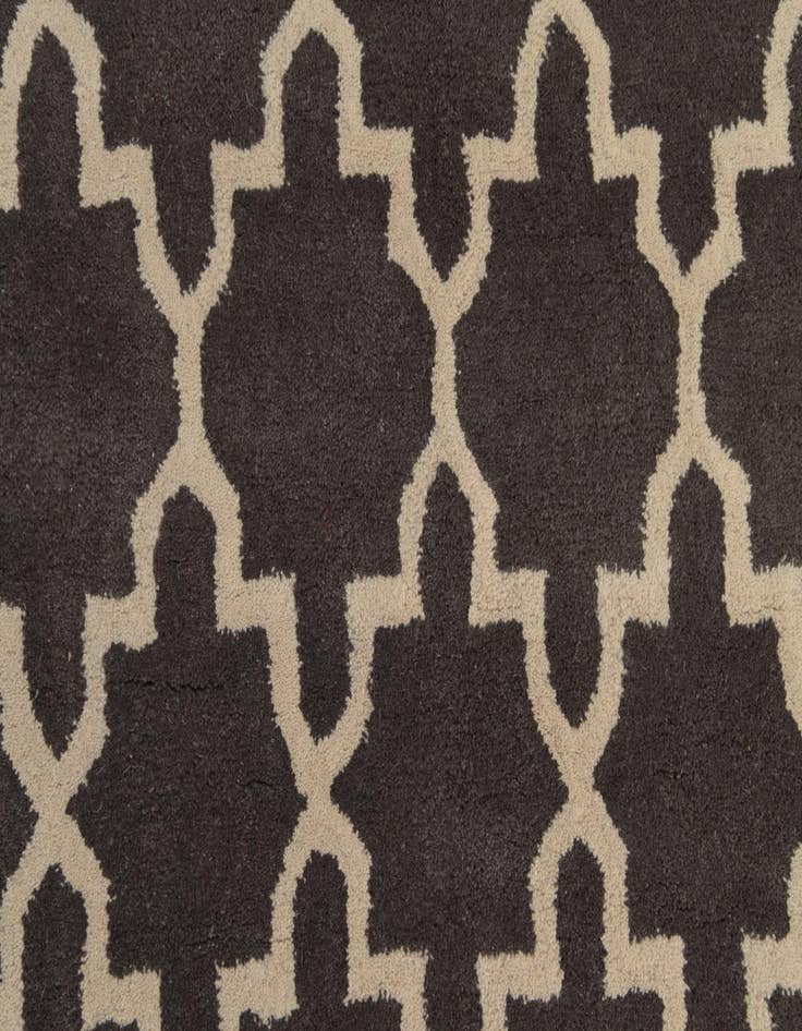 Detail image of  5' x 7' 10 Luna Rug