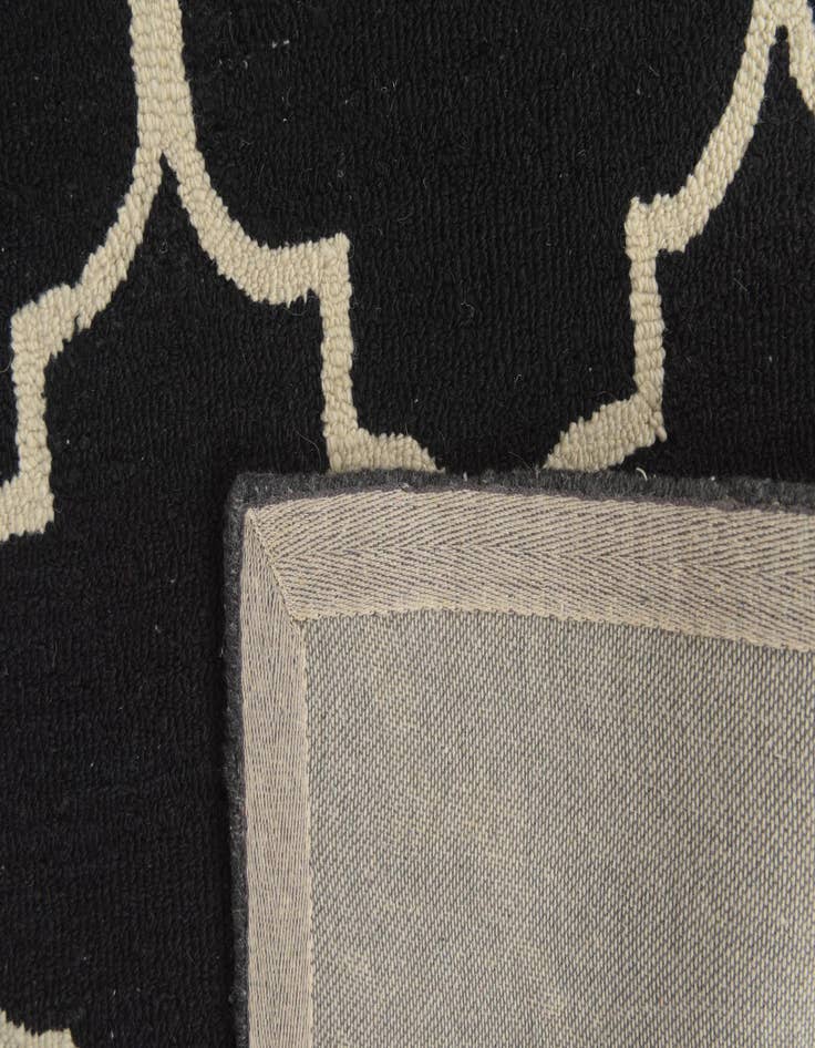 Detail image of  5' x 8' Luna Rug