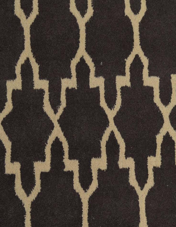 Detail image of  5' x 8' Luna Wool Rug