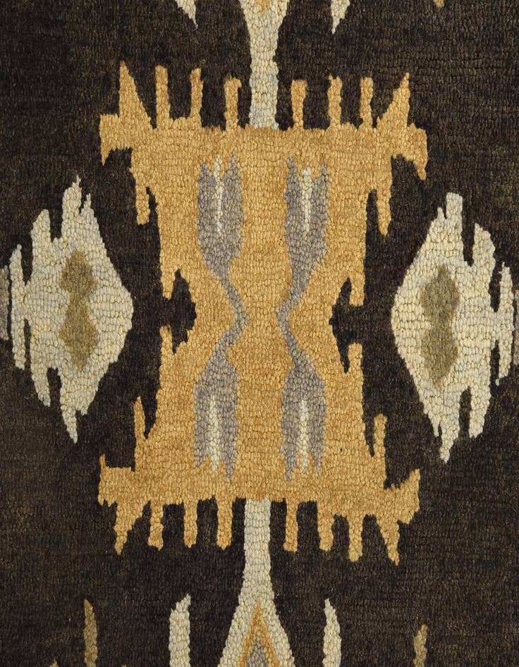 Detail image of  8' x 9' 10 Luna Rug