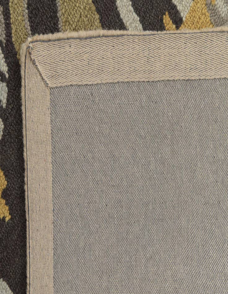 Detail image of  5' x 7' 10 Luna Wool Rug