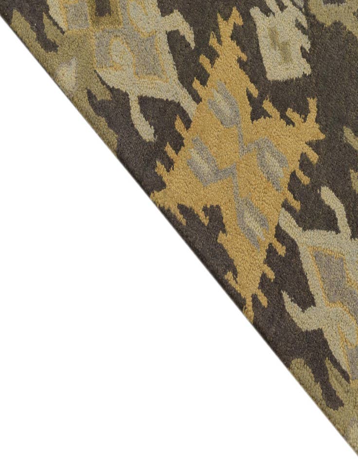 Detail image of  5' x 8' Luna Wool Rug