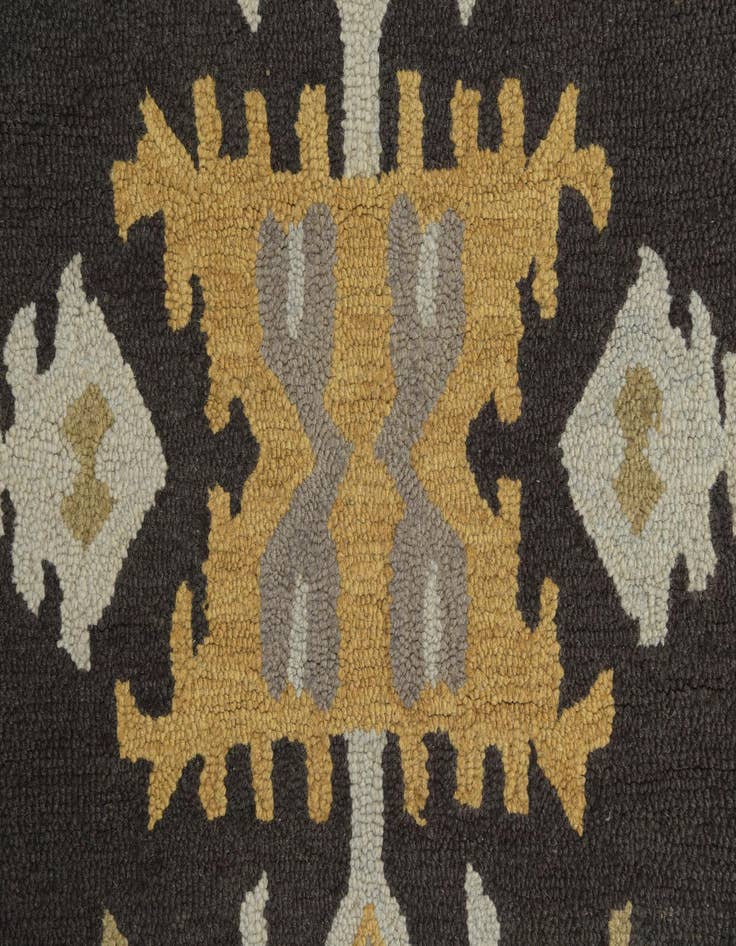 Detail image of  5' x 7' 10 Luna Wool Rug