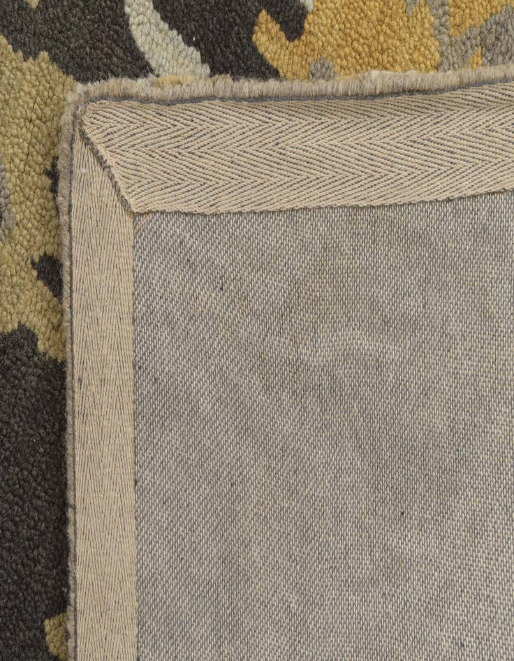 Detail image of  5' x 7' 10 Luna Wool Rug
