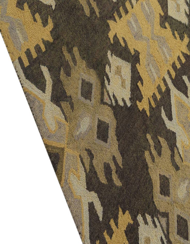 Detail image of  8' x 10' Luna Wool Rug