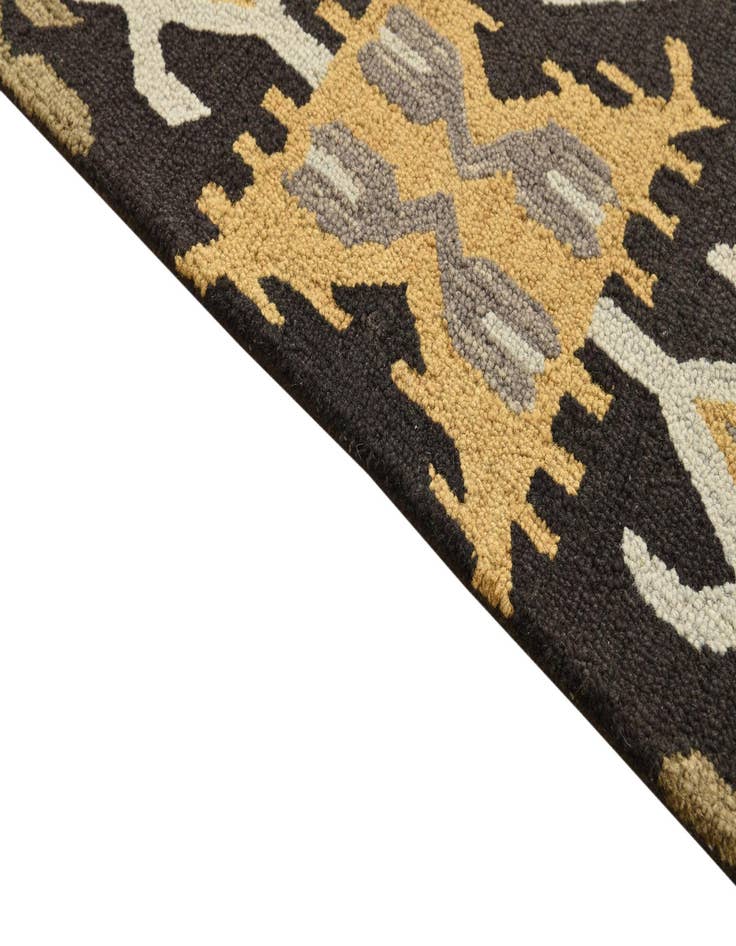Detail image of  5' x 8' Luna Wool Rug