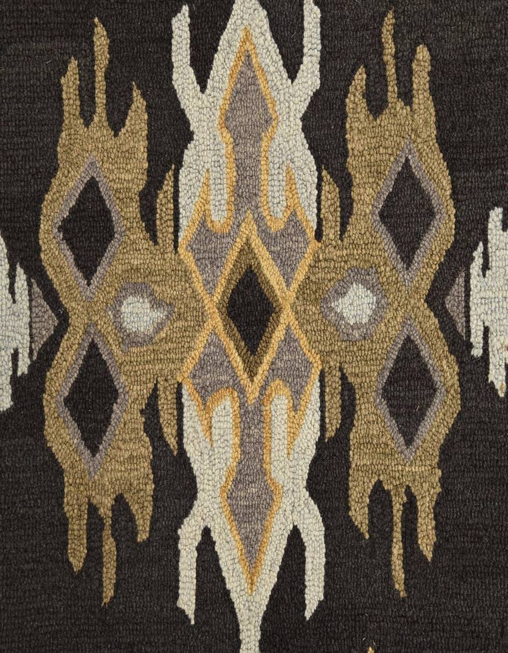 Detail image of  5' x 8' Luna Wool Rug