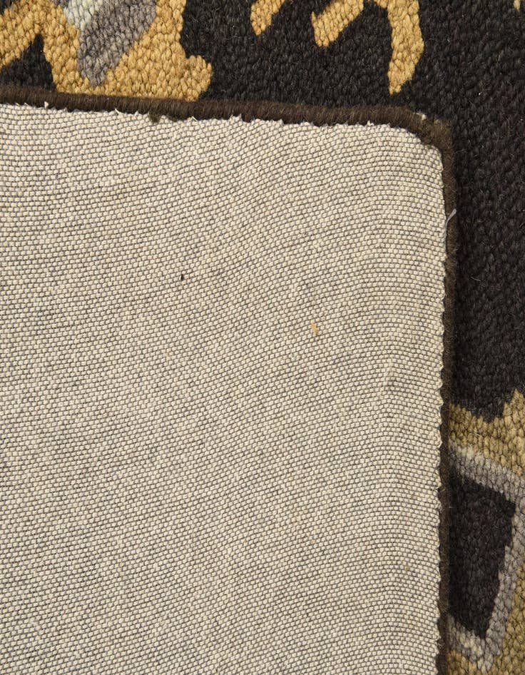 Detail image of  5' x 8' Luna Wool Rug