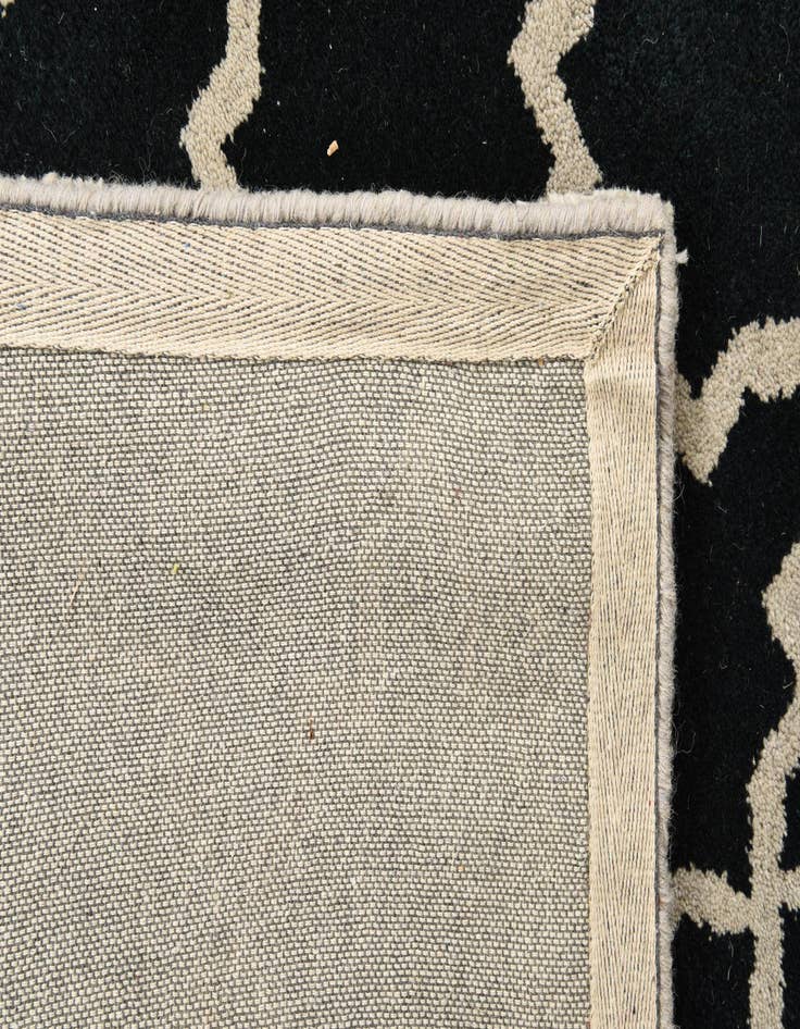 Detail image of  5' x 7' 11 Luna Wool Rug