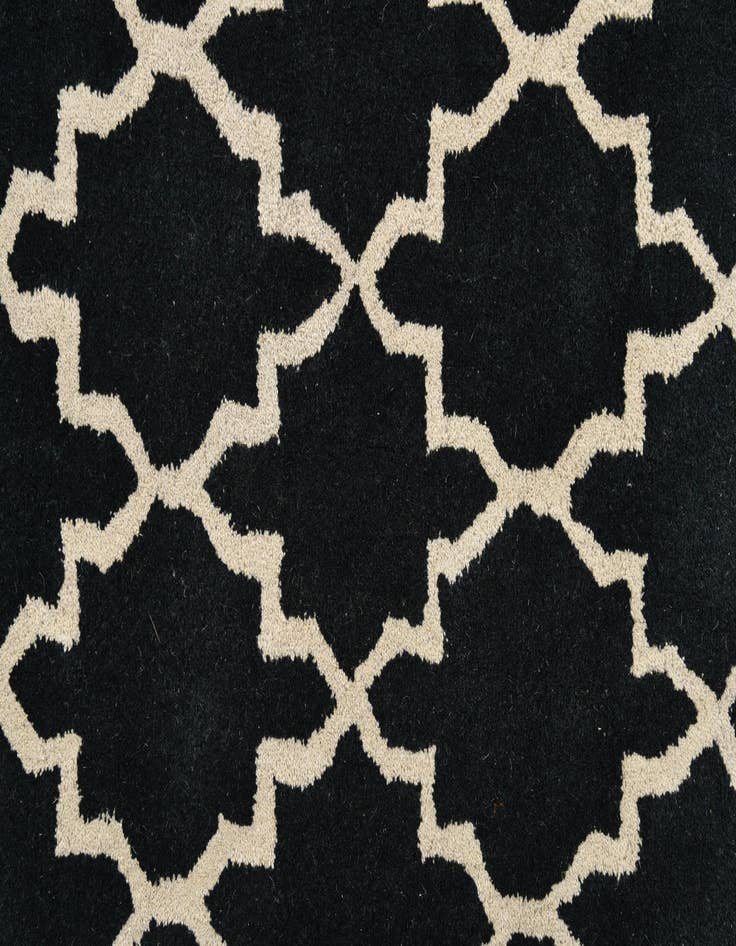 Detail image of  5' x 7' 11 Luna Wool Rug
