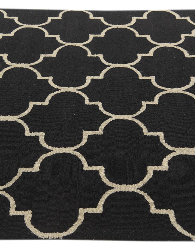 Detail image of  5' x 7' 10 Luna Wool Rug