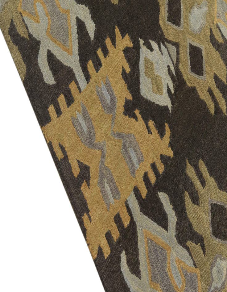 Detail image of  5' 1 x 8' Luna Wool Rug