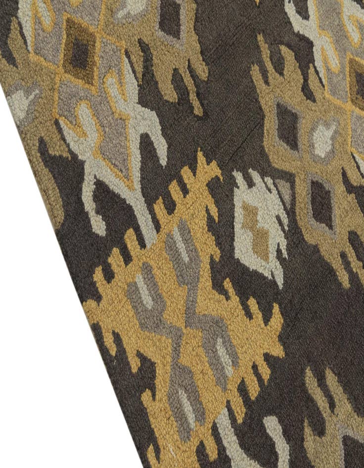 Detail image of  5' x 8' Luna Wool Rug