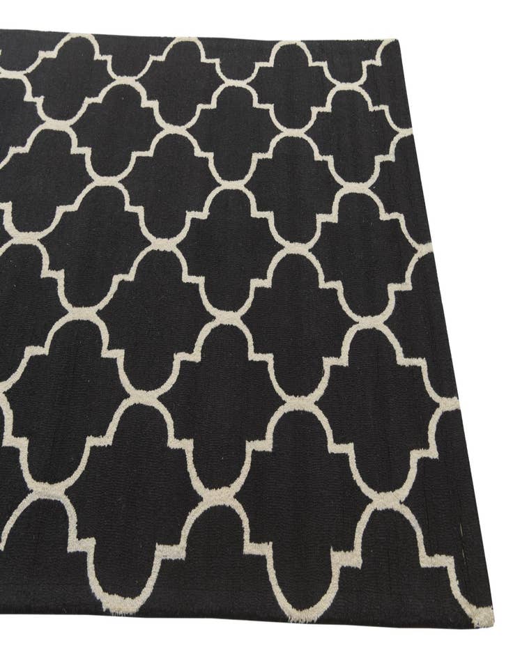 Detail image of  5' 1 x 8' Luna Wool Rug